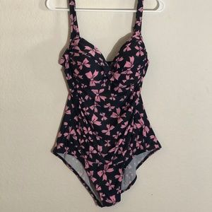 NWOT Plus size swimsuit